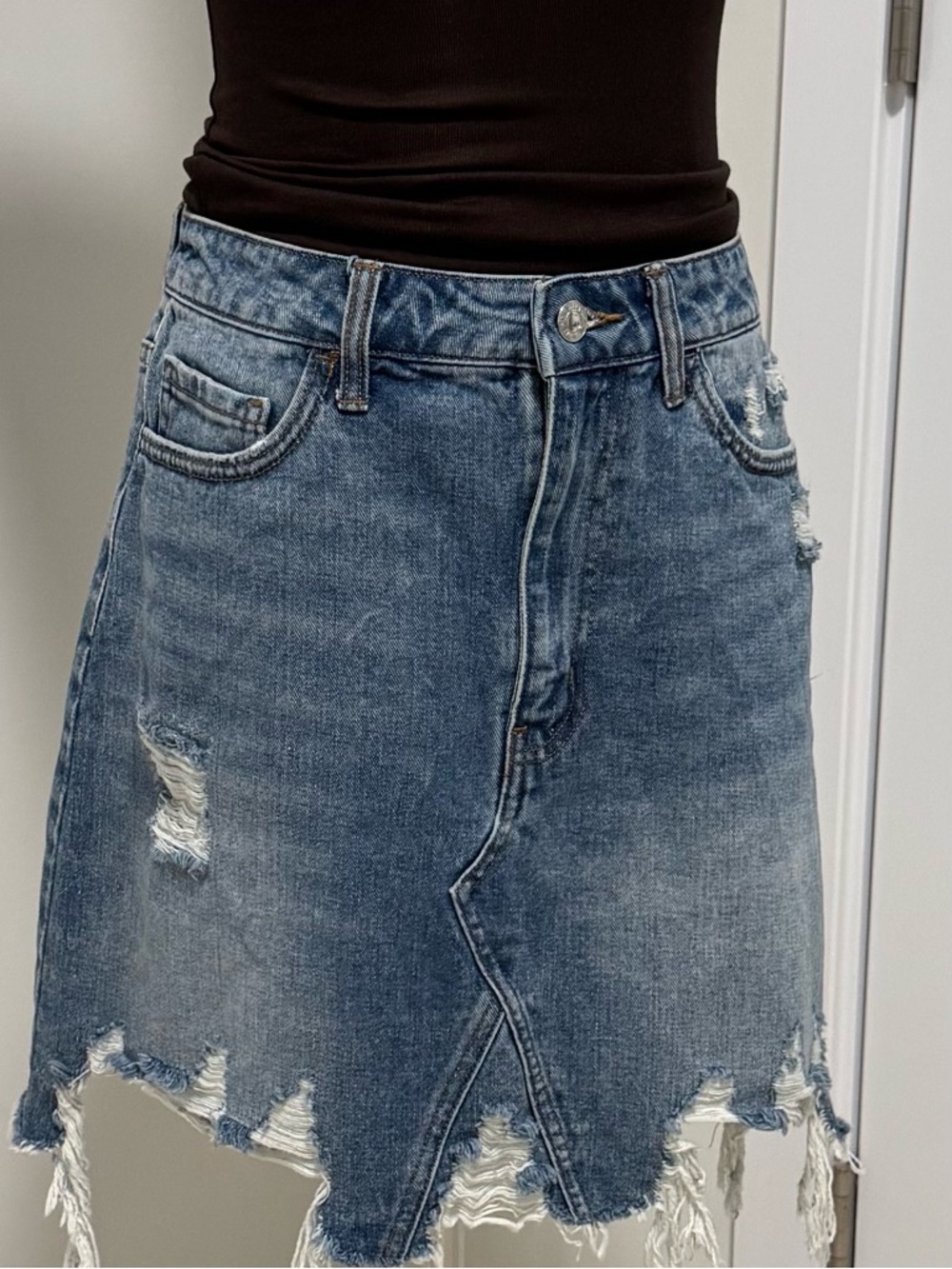 VERVET Distressed Denim Mini Skirt Medium Raw Hem Blue Jean Skirt - Picture 4 of 12